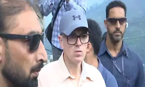जम्मू-कश्मीर के CM उमर अब्दुल्ला ने बादल फटने से प्रभावित रामबन जिले का किया दौरा जम्मू-कश्मीर के CM उमर अब्दुल्ला ने बादल फटने से प्रभावित रामबन जिले का किया दौरा