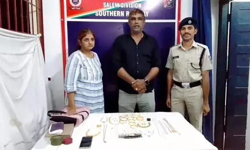 ट्रेन में छूटे 50 पाउंड सोने के गहने: रेलवे पुलिस ने सुरक्षित लौटाए