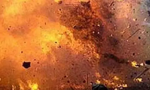 Lucknow : पटाखा फैक्ट्री में विस्फोट से दो की मौत, कई घायल