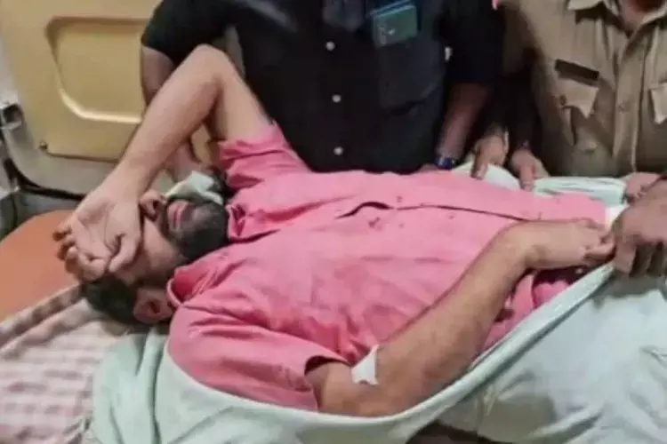 Kerala : थोडुपुझा में पत्रकार शाजान स्करियाह पर कथित तौर पर हमला अस्पताल में भर्ती Kerala : थोडुपुझा में पत्रकार शाजान स्करियाह पर कथित तौर पर हमला अस्पताल में भर्ती
