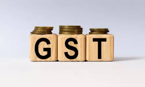 त्योहारी सीजन के नजदीक आते ही लग्जरी कार निर्माता कंपनियों ने GST पर शीघ्र स्पष्टता की मांग