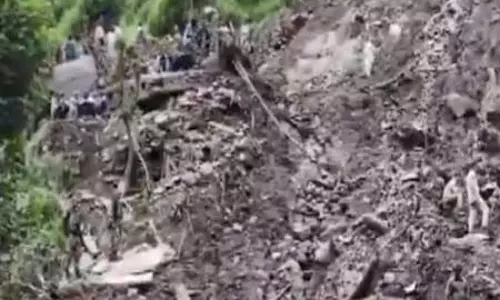 रामबन में बादल फटा, सेना-CRPF ने बचाव संभाला रामबन में बादल फटा, सेना-CRPF ने बचाव संभाला