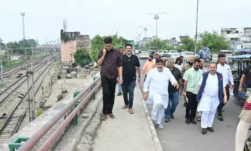 MLA पप्पी और नगर निगम अधिकारियों ने जगराओं पुल का निरीक्षण किया, प्रमुख मरम्मत के आदेश दिए MLA पप्पी और नगर निगम अधिकारियों ने जगराओं पुल का निरीक्षण किया, प्रमुख मरम्मत के आदेश दिए