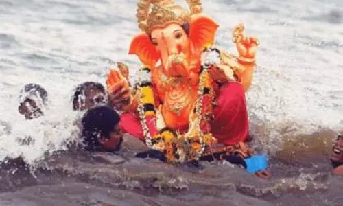 प्राकृतिक जल स्रोतों में पर्यावरण अनुकूल मूर्तियों के विसर्जन की अनुमति दी गई प्राकृतिक जल स्रोतों में पर्यावरण अनुकूल मूर्तियों के विसर्जन की अनुमति दी गई