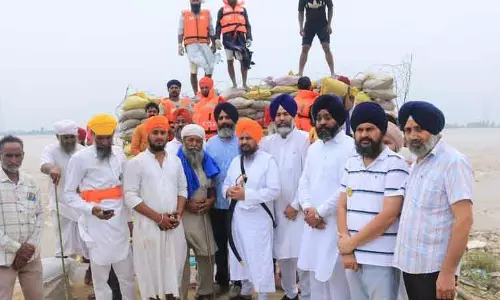 Giani Harpreet Singh ने गट्टी हरिके का दौरा किया, राहत प्रयासों की सराहना की Giani Harpreet Singh ने गट्टी हरिके का दौरा किया, राहत प्रयासों की सराहना की