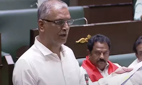 मंत्री उत्तम, वेंकट रेड्डी के आरोपों का हरीश राव ने दिया कड़ा जवाब मंत्री उत्तम, वेंकट रेड्डी के आरोपों का हरीश राव ने दिया कड़ा जवाब