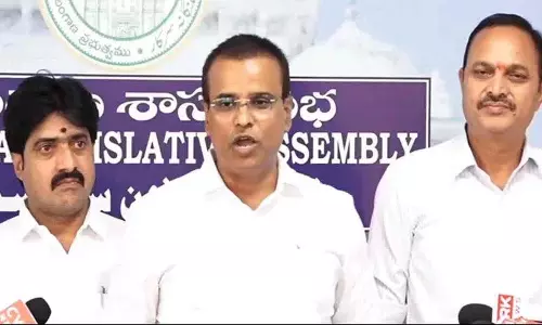 टूटू मंत्र के साथ विधानसभा की बैठकें.. रेवंत सरकार पर केपी विवेकानन्द का झंडा टूटू मंत्र के साथ विधानसभा की बैठकें.. रेवंत सरकार पर केपी विवेकानन्द का झंडा