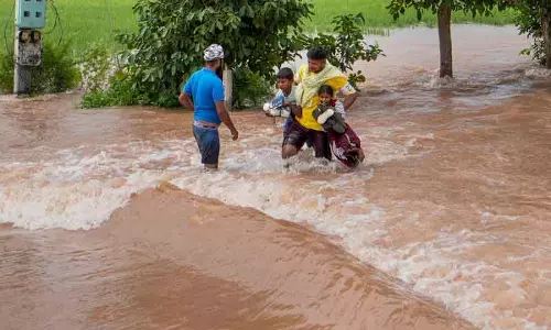 Punjab सरकार ने बाढ़ पीड़ितों को पूरा मुआवजा देने का वादा किया,अमृतसर में राहत कार्य तेज Punjab सरकार ने बाढ़ पीड़ितों को पूरा मुआवजा देने का वादा किया,अमृतसर में राहत कार्य तेज