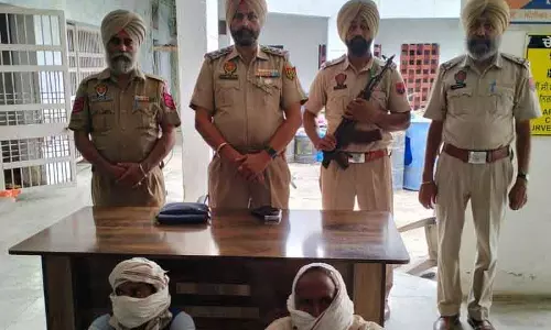 ‘Honor Killing’: दो संदिग्ध पुलिस के शिकंजे में, दो फरार ‘Honor Killing’: दो संदिग्ध पुलिस के शिकंजे में, दो फरार