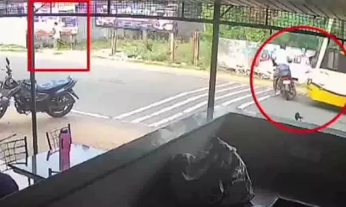 Tamil Nadu में सड़क हादसा, बस की टक्कर से दो लोगों की जान गई