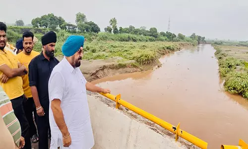 डेरा बस्सी MLA ने घग्गर नदी तिवाना तटबंध का जायजा लिया, निवासियों को पूरी तैयारी का दिया आश्वासन