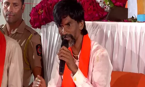 मराठा आरक्षण विवाद: Mumbai Police ने जारांगे पाटिल को आज़ाद मैदान में विरोध प्रदर्शन जारी रखने की अनुमति दी मराठा आरक्षण विवाद: Mumbai Police ने जारांगे पाटिल को आज़ाद मैदान में विरोध प्रदर्शन जारी रखने की अनुमति दी