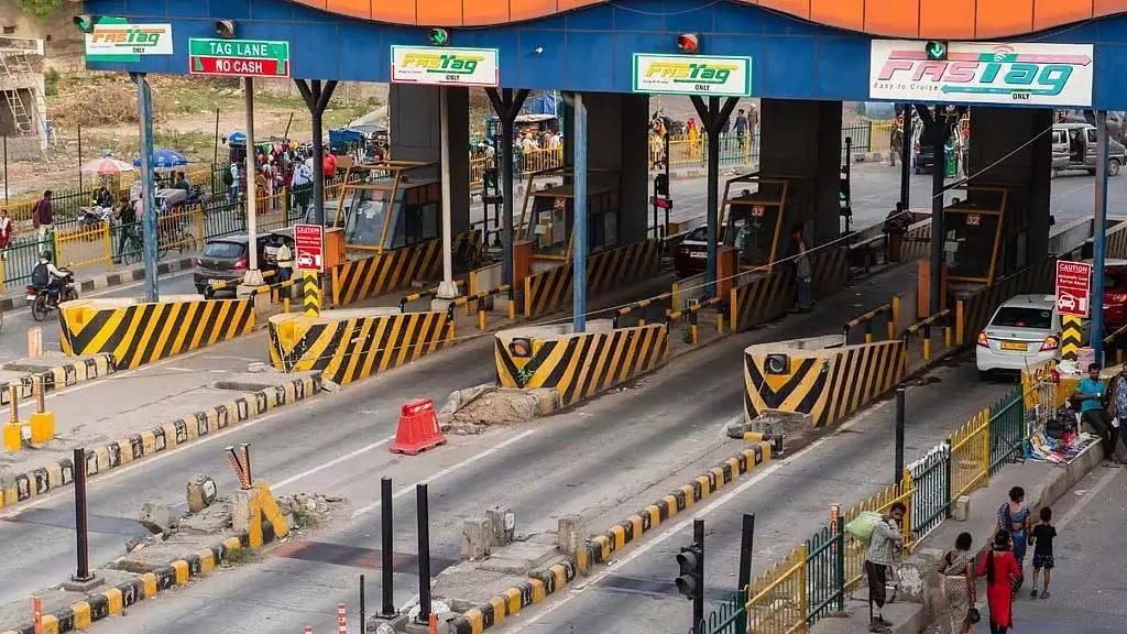 Tamil Nadu में आज से 38 टोल प्लाजा पर शुल्क बढ़ जाएगा Tamil Nadu में आज से 38 टोल प्लाजा पर शुल्क बढ़ जाएगा