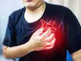 Heart Attack Warning Signs: हार्ट अटैक से पहले शरीर जरूर देता है ये संकेत Heart Attack Warning Signs: हार्ट अटैक से पहले शरीर जरूर देता है ये संकेत