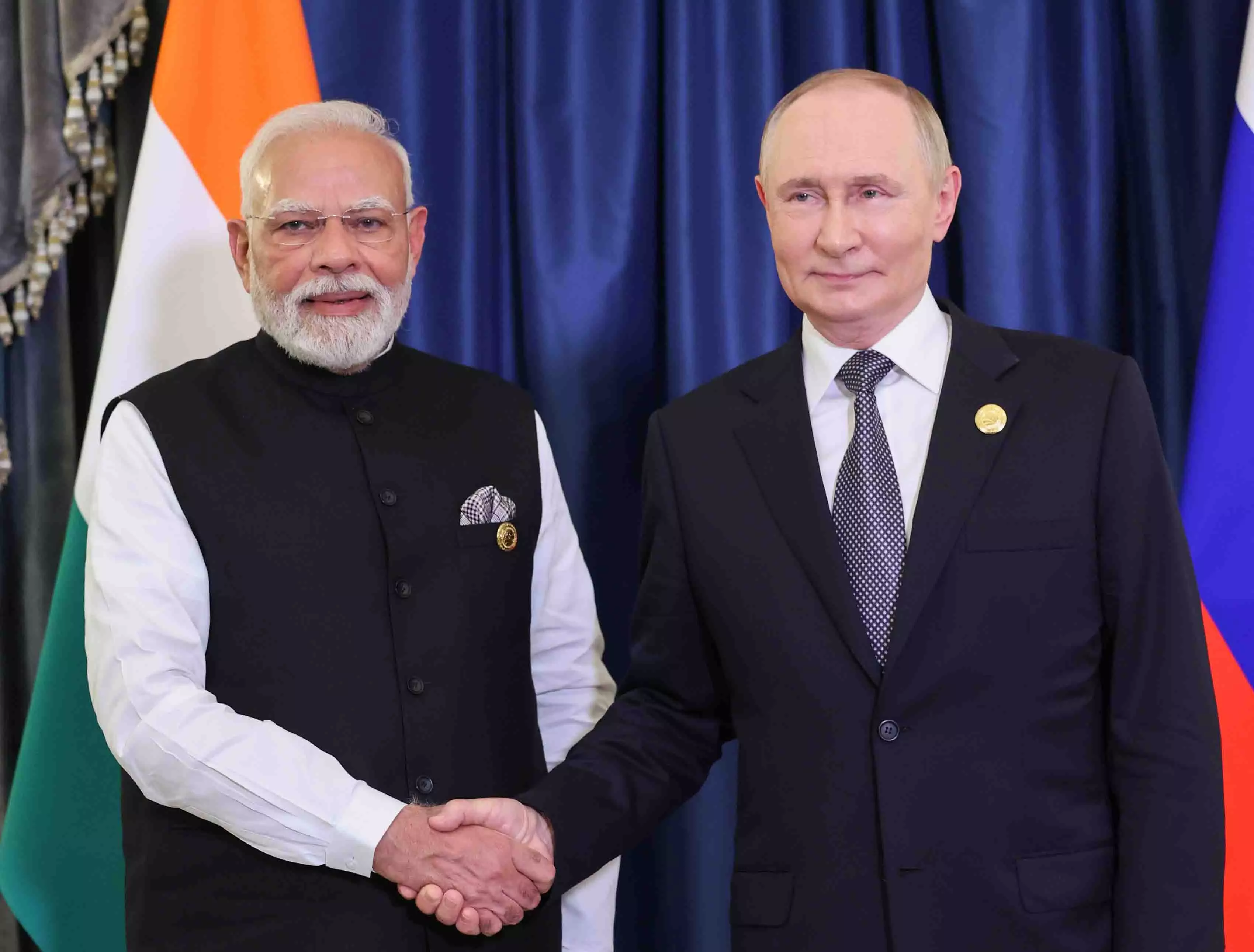 PM मोदी, पुतिन और जिनपिंग की मुलाकात का असर, भारत का जलवा देख अमेरिका ने बदला सुर PM मोदी, पुतिन और जिनपिंग की मुलाकात का असर, भारत का जलवा देख अमेरिका ने बदला सुर