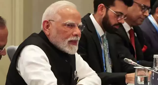 कंधे से कंधा मिलाकर खड़े हैं भारत-रूस : पुतिन से मुलाकात में मोदी का भाषण कंधे से कंधा मिलाकर खड़े हैं भारत-रूस : पुतिन से मुलाकात में मोदी का भाषण