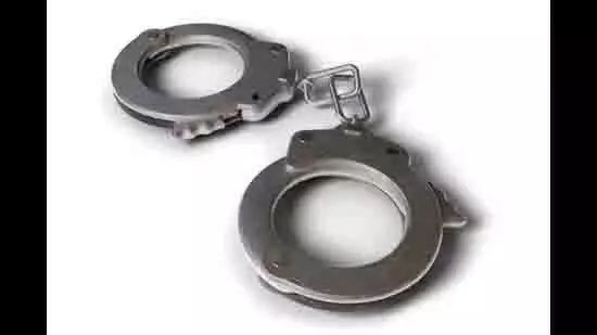 Mumbai: फर्जी परमिट घोटाले का पर्दाफाश, बिल्डर दबोचा गया Mumbai: फर्जी परमिट घोटाले का पर्दाफाश, बिल्डर दबोचा गया