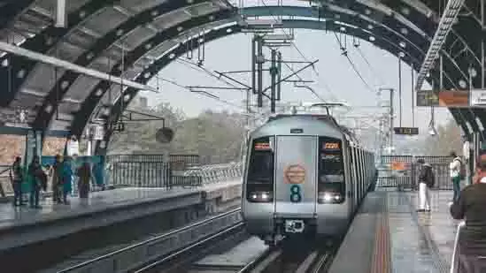सिग्नलिंग समस्या के बाद Delhi मेट्रो ने येलो लाइन सेवाएं बहाल कीं सिग्नलिंग समस्या के बाद Delhi मेट्रो ने येलो लाइन सेवाएं बहाल कीं