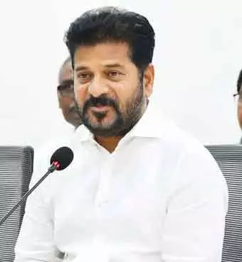कालेश्वरम मामले की CBI जांच के रेवंत रेड्डी के फैसले से उनके कैबिनेट सहयोगी हैरान कालेश्वरम मामले की CBI जांच के रेवंत रेड्डी के फैसले से उनके कैबिनेट सहयोगी हैरान