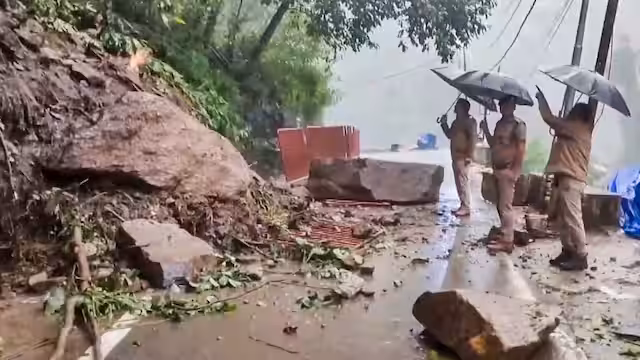 Haridwar: आपदा प्रबंधन ने अधिकारियों को अलर्ट रहने का आदेश दिया Haridwar: आपदा प्रबंधन ने अधिकारियों को अलर्ट रहने का आदेश दिया