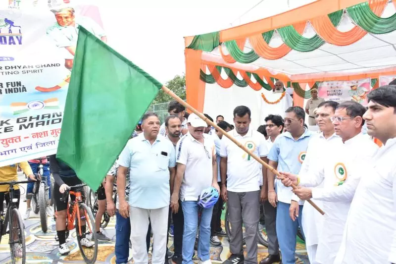 Haryana : मंत्री ने झज्जर में साइक्लोथॉन को हरी झंडी दिखाई, नशा-मुक्त, खेल-युक्त समाज का आह्वान किया Haryana : मंत्री ने झज्जर में साइक्लोथॉन को हरी झंडी दिखाई, नशा-मुक्त, खेल-युक्त समाज का आह्वान किया