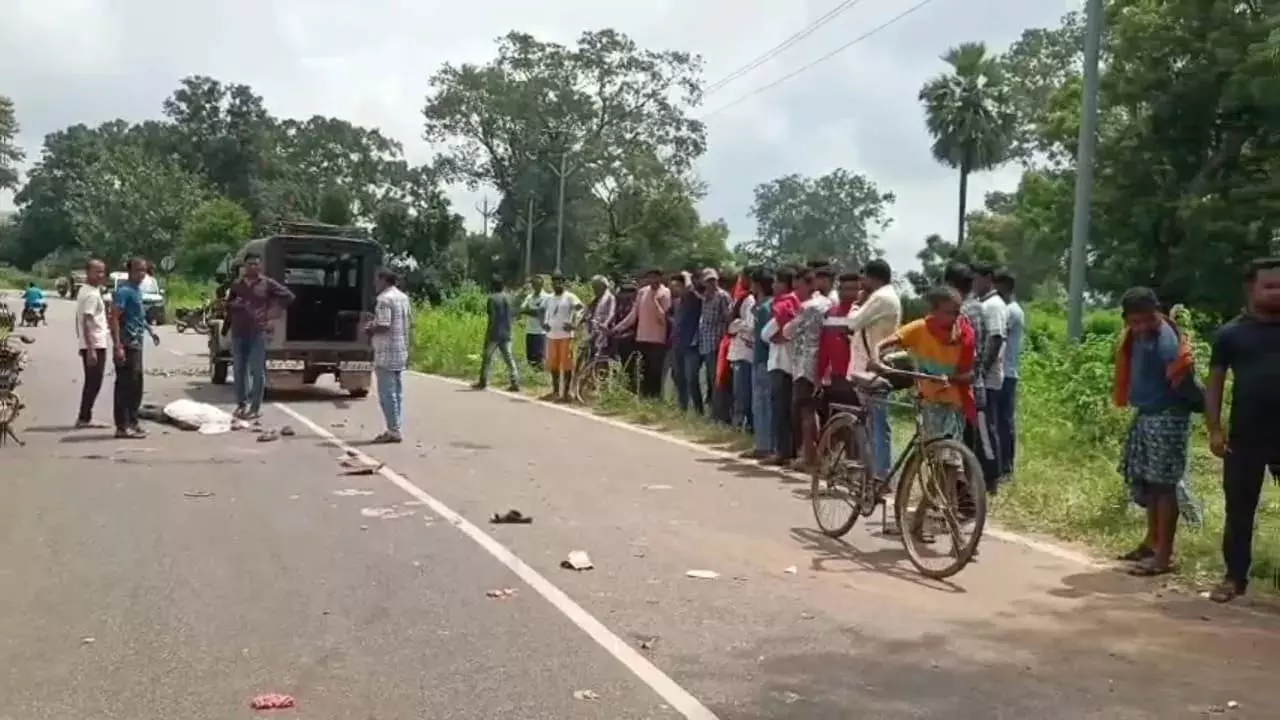 Odisha : हिट-एंड-रन की घटना में दो भाइयों की मौत Odisha : हिट-एंड-रन की घटना में दो भाइयों की मौत