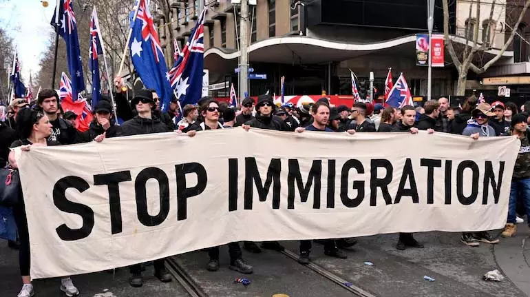 Australia में आव्रजन विरोधी रैलियों में भारतीयों को निशाना बनाया गया Australia में आव्रजन विरोधी रैलियों में भारतीयों को निशाना बनाया गया