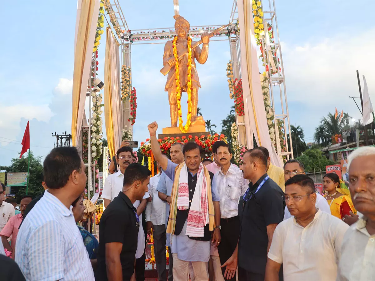 CM सरमा ने सिलचर में स्वतंत्रता सेनानी मंगल पांडे की प्रतिमा का किया अनावरण CM सरमा ने सिलचर में स्वतंत्रता सेनानी मंगल पांडे की प्रतिमा का किया अनावरण