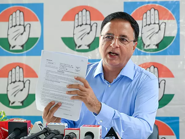 Surjewala ने हरियाणा सरकार पर बाढ़ कुप्रबंधन का आरोप लगाया Surjewala ने हरियाणा सरकार पर बाढ़ कुप्रबंधन का आरोप लगाया