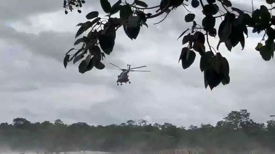 Odisha: बाढ़ग्रस्त नदी में फंसे व्यक्ति की हेलिकॉप्टर से बचाई गई जान Odisha: बाढ़ग्रस्त नदी में फंसे व्यक्ति की हेलिकॉप्टर से बचाई गई जान