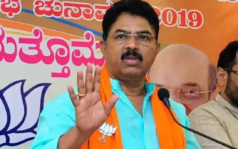 कर्नाटक के नेता प्रतिपक्ष ने की धर्मस्थल मामले की NIA जांच की मांग कर्नाटक के नेता प्रतिपक्ष ने की धर्मस्थल मामले की NIA जांच की मांग