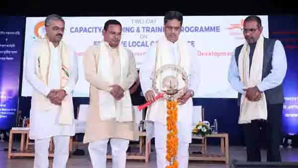 त्रिपुरा CM ने पंचायती राज प्रतिनिधियों से पारदर्शिता की अपील की त्रिपुरा CM ने पंचायती राज प्रतिनिधियों से पारदर्शिता की अपील की