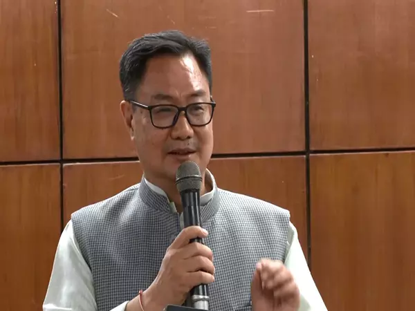 Kiren Rijiju ने जनप्रतिनिधियों की जिम्मेदारी पर दिया जोर Kiren Rijiju ने जनप्रतिनिधियों की जिम्मेदारी पर दिया जोर
