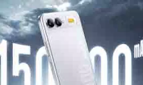 Realme: 15000 mAh बैटरी और बिल्ट-इन कूलिंग फैन वाला कॉन्सेप्ट फोन लॉन्च Realme: 15000 mAh बैटरी और बिल्ट-इन कूलिंग फैन वाला कॉन्सेप्ट फोन लॉन्च