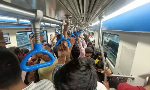 गणेश उत्सव में उछाल: पुणे मेट्रो में सबसे ज्यादा 3.68 लाख यात्री पहुंचे गणेश उत्सव में उछाल: पुणे मेट्रो में सबसे ज्यादा 3.68 लाख यात्री पहुंचे