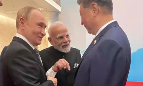 एससीओ शिखर सम्मेलन : प्रधानमंत्री मोदी की पुतिन और जिनपिंग के साथ अहम मुलाकात, शेयर किया फोटो एससीओ शिखर सम्मेलन : प्रधानमंत्री मोदी की पुतिन और जिनपिंग के साथ अहम मुलाकात, शेयर किया फोटो