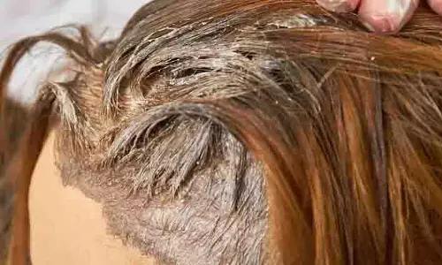 Hair Fall: बालों के झड़ने से पाएं छुटकारा, घर पर बनाएं मेथी का हेयर पैक