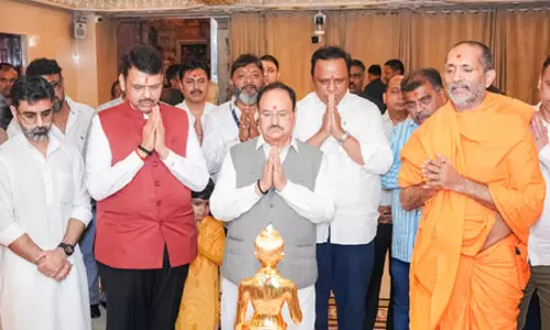 मुंबई: बीएपीएस श्रीस्वामीनारायण मंदिर पहुंचे जेपी नड्डा