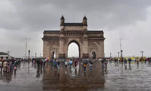 Mumbai : शहर में आज छिटपुट बारिश, 3-4 सितंबर को भारी बारिश की संभावना Mumbai : शहर में आज छिटपुट बारिश, 3-4 सितंबर को भारी बारिश की संभावना