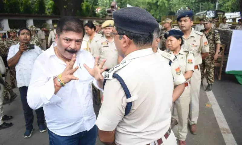 Tripura: वोट चोरी के खिलाफ कांग्रेस की रैली में हुआ नाटकीय घटनाक्रम Tripura: वोट चोरी के खिलाफ कांग्रेस की रैली में हुआ नाटकीय घटनाक्रम
