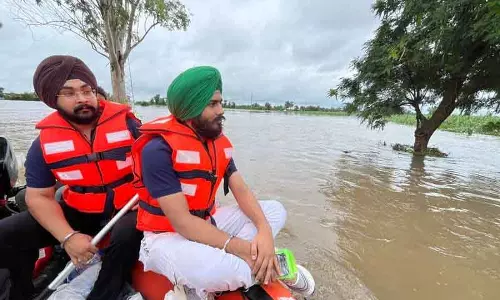 Punjabi गायक प्रभावित क्षेत्रों में बाढ़ राहत ‘सेवा’ में शामिल हुए