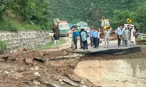 श्रीनगर-जम्मू राष्ट्रीय राजमार्ग बंद