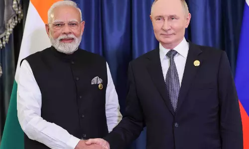PM मोदी, पुतिन और जिनपिंग की मुलाकात का असर, भारत का जलवा देख अमेरिका ने बदला सुर PM मोदी, पुतिन और जिनपिंग की मुलाकात का असर, भारत का जलवा देख अमेरिका ने बदला सुर