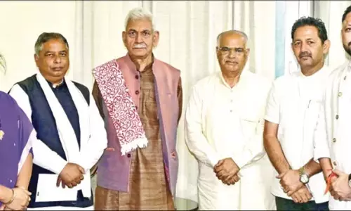 सत शर्मा के नेतृत्व में भाजपा प्रतिनिधिमंडल ने LG Sinha से मुलाकात की