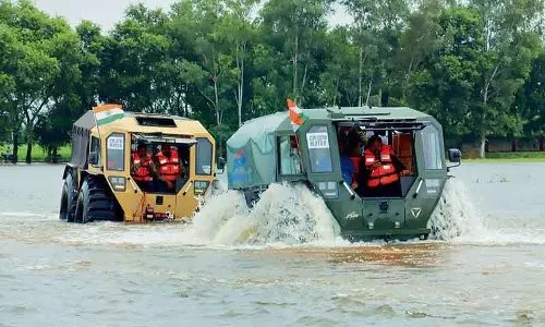Ajnala में 23,000 हेक्टेयर ज़मीन जलमग्न, 50 घर ढहे Ajnala में 23,000 हेक्टेयर ज़मीन जलमग्न, 50 घर ढहे