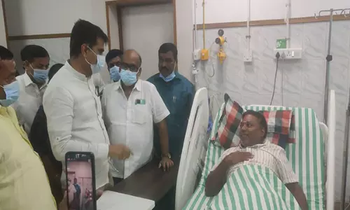 दुरई वाइको ने शिक्षा निधि को लेकर कांग्रेस MP शशिकांत सेंथिल की भूख हड़ताल का किया समर्थन दुरई वाइको ने शिक्षा निधि को लेकर कांग्रेस MP शशिकांत सेंथिल की भूख हड़ताल का किया समर्थन