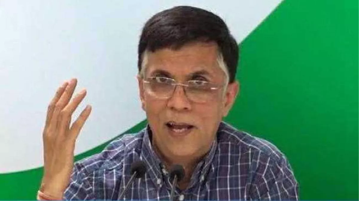 Pawan Khera ने की नवारो की ‘ब्राह्मण’ टिप्पणी की आलोचना