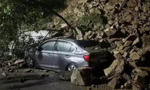 Shimla: शिमला में भूस्खलन, तीन की मृत्यु