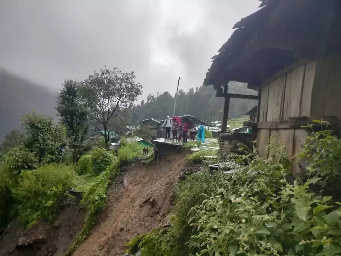 Uttarkashi: भू-धसाव की आशंका, उत्तरकाशी में सतर्कता Uttarkashi: भू-धसाव की आशंका, उत्तरकाशी में सतर्कता