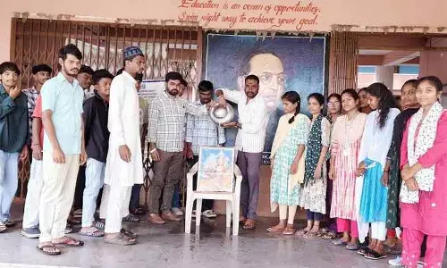 BRSV कार्यकर्ताओं ने कालेश्वरम पर गलत सूचना को लेकर कांग्रेस की आलोचना की BRSV कार्यकर्ताओं ने कालेश्वरम पर गलत सूचना को लेकर कांग्रेस की आलोचना की